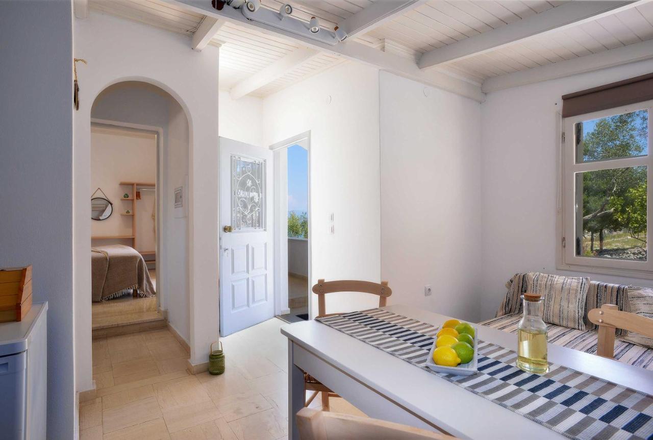 New! Paxoswhite Sea View Apartments & Studios! Gaios Exterior photo
