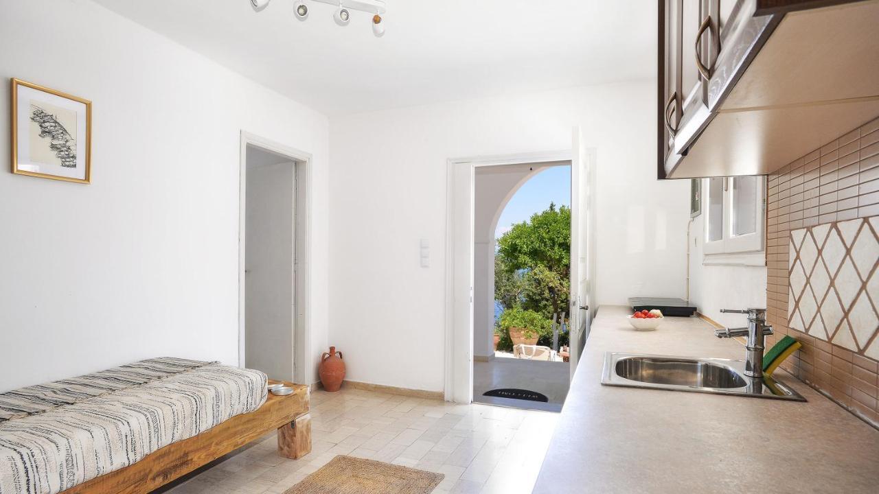 New! Paxoswhite Sea View Apartments & Studios! Gaios Exterior photo