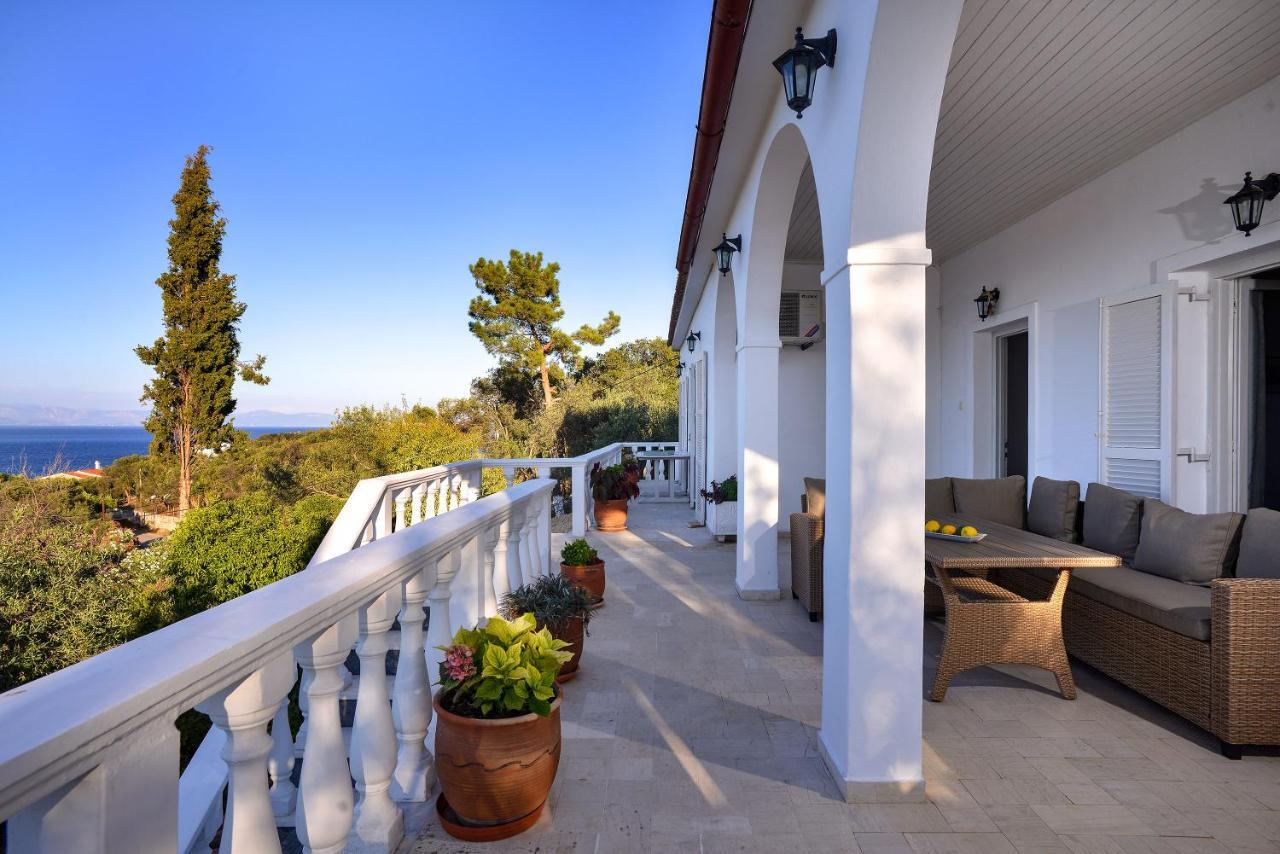 New! Paxoswhite Sea View Apartments & Studios! Gaios Exterior photo